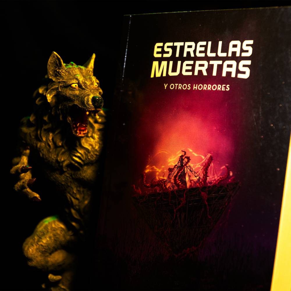 Estrellas muertas y otros horrores